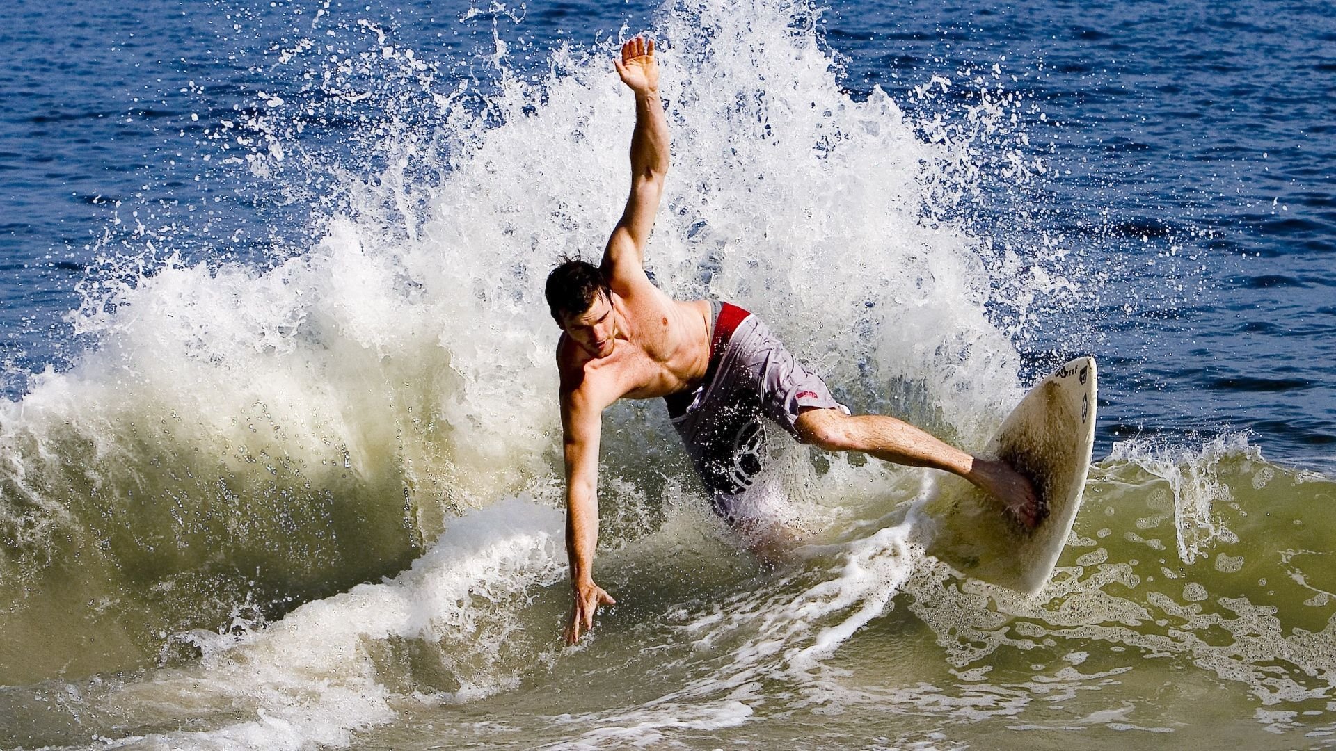 “马科斯·莫奇的高效防守和突进能力,成为阿根廷美洲狮队的新武器”